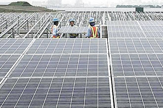 Solar tariff hits record low with 750-MW park auction