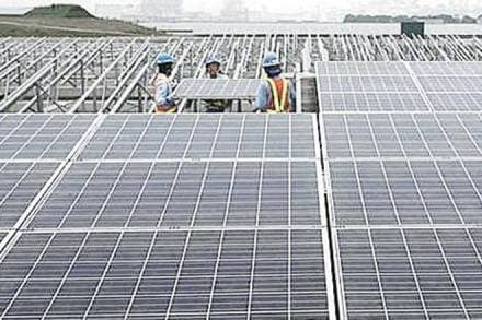 Solar tariff hits record low with 750-MW park auction