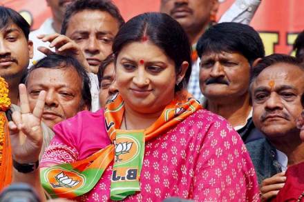 UP elections 2017, up elections, smriti Irani, union Minister smriti irani, textile minister, Aparna Yadav, cm akhilesh yadav, akhilesh yadav, akhilesh yadav wife, akhilesh yadav wife Aparna Yadav, samajwadi party, bharatiya janata party, UP assembly elections 2017, assembly elections 2017, assembly elections, Uttar Pradesh UP elections 2017, up elections, smriti Irani, union Minister smriti irani, textile minister, Aparna Yadav, cm akhilesh yadav, akhilesh yadav, akhilesh yadav wife, akhilesh yadav wife Aparna Yadav, samajwadi party, bharatiya janata party, UP assembly elections 2017, assembly elections 2017, assembly elections, Uttar Pradesh