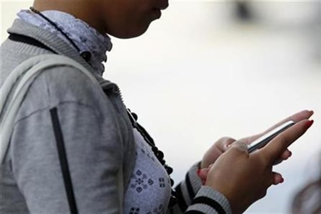 Spectrum worth more than 60 billion rupees ($890 million) could be at stake, according to Credit Suisse Group AG analysts. (Reuters)