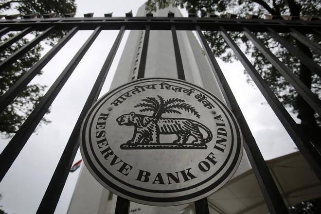 RBI’s obstinacy in cutting rates is not economic logic: Surjit Bhalla RBI’s obstinacy in cutting rates is not economic logic: Surjit Bhalla