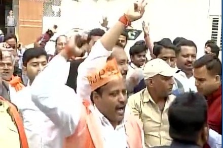 The change in the 'mood was also linked to extraneous factors such as the rising tensions with Pakistan and the civil war inside the Samajwadi Party (SP). (ANI)