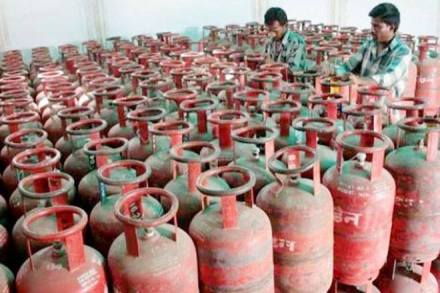 India’s oil marketing companies, OMCs, Indian Oil, Bharat Petroleum, Hindustan Petroleum, liquefied petroleum gas, LPG Connections, Pradhan Mantri Ujjwala Yojana, PMUY, Ujjwala Plus scheme, petroleum ministry