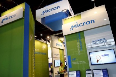 Micron Technology Inc reported a better-than-expected quarterly profit as it benefited from higher average selling prices for its memory chips used in PCs amid tight supplies and a surge in demand for its storage chips found in smartphones. (Reuters)