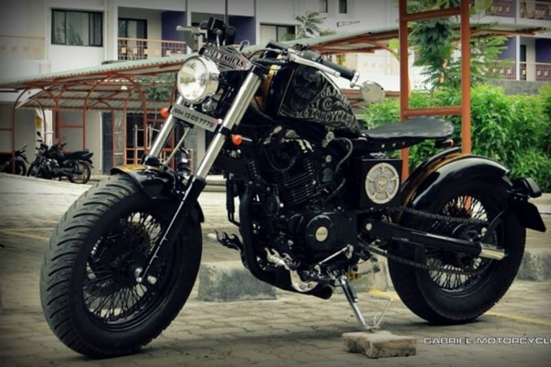 Pune-based custom builder Gabriel Motorcycles took a stock Bajaj Pulsar 220 and transformed it into a Bobber that looks quite like a factory finish job. While the engine remains the same, some mechanical changes were made. It gets fat tyres and the detailing, including paint job on the fuel tank, is commendable.
