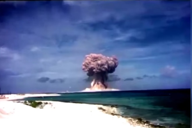 US declassifies video of US Nuclear bombs exploding and it is chilling ...