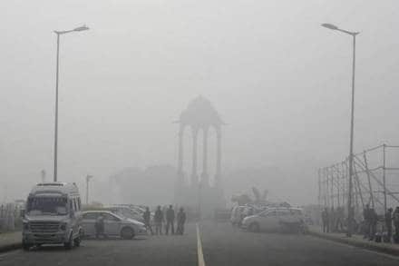 "6 per cent of days are also observed with 'Severe' air quality. This poses serious threat to the living standards and public well-being of our national capital," the bulletin said. (Reuters)