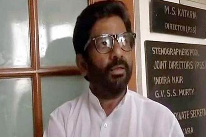 Gaikwad, the Lok Sabha MP from Maharashtra's Osmanabad, slapped and, by his own claim, hit 60-year-old duty manager Sukumar 25 times with his sandal. (Twitter)