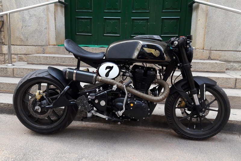 Steroid 540: Upgraded Classic 500: Now this is a serious modification by Bulleteer Customs, Bangalore. Along with a cosmetic surgery, this motorcycle has been given capabilities not many Royal Enfields possess. The custom shop claims the Steroid 540 does 0-100 kmph in under nine seconds and a top speed of 154 kmph