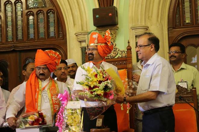 Vishwanath Mahadeshwar, Mayor, Mumbai, BJP, Devendra Fadnavis, Shiv Sena