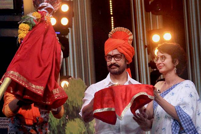 Making his debut appearance on Marathi reality show - Chala Hawa Yeu Dya - Aamir Khan broke his own promise of staying away from appearing on any reality show for purpose of promoting his films. (PTI) Making his debut appearance on Marathi reality show - Chala Hawa Yeu Dya - Aamir Khan broke his own promise of staying away from appearing on any reality show for purpose of promoting his films. (PTI)