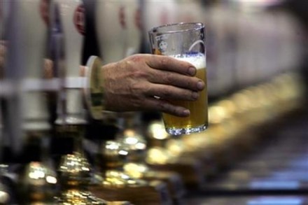 Women veterans who misuse opioid drugs also have an especially high risk of suicide. (Reuters)