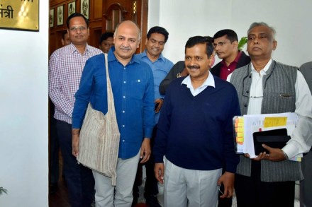 arvind kejriwal kejriwal evem, arvind kejriwal evm, mcd election, mcd elections, mcd polls, kejriwal polls, election commission, kejriwal ec, kejriwal elections, ajay maken, kejriwal aap, aap congress