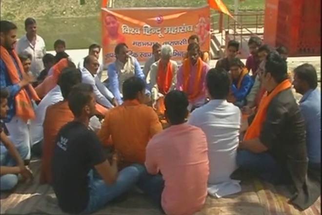 With his name doing rounds for the post, Yogi Adityanath's supporters today organised havans and prayed that he be made state chief minister. (ANI)