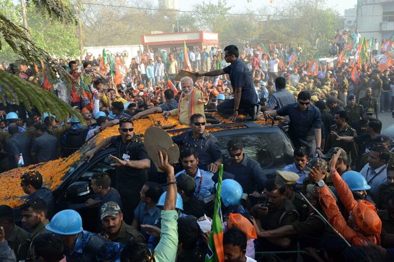 narendra modi, narendra modi in varanasi, varanasi, bjp, up elections, uttar pradesh elections, up polls, up elections 2017, varanasi roadshow, bjp, bjp up