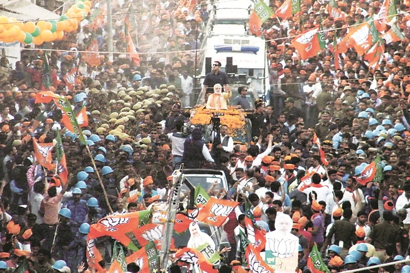 narendra modi, narendra modi in varanasi, varanasi, bjp, up elections, uttar pradesh elections, up polls, up elections 2017, varanasi roadshow, bjp, bjp up