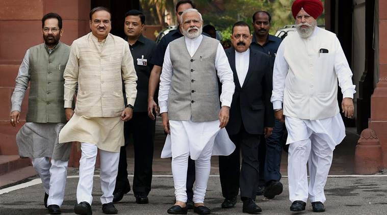 narendra modi, narendra modi in varanasi, varanasi, bjp, up elections, uttar pradesh elections, up polls, up elections 2017, varanasi roadshow, bjp, bjp up