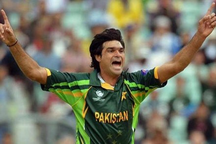 Pacer Muhammad Irfan was today suspended by the Pakistan Cricket Board for being in touch with a suspected bookmaker. (Reuters) Pacer Muhammad Irfan was today suspended by the Pakistan Cricket Board for being in touch with a suspected bookmaker. (Reuters)