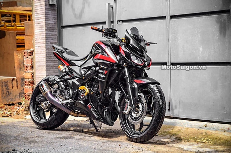 While each and every bike featured here is a fantastic custom job, but this Pulsar 200NS from Vietnam is quite the centre of attraction. The customiser seems to be a Kawasaki Z1000 fan, who has not just made the Pulsar look like one but has also enhanced the engine, which is now a 350cc. The overall package sure looks pretty amazing. (Image: MotoSaigon)