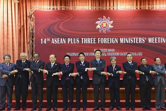 Leaders from ASEAN countries during the 14th Foreign Ministers' meet. (Reuters) Leaders from ASEAN countries during the 14th Foreign Ministers' meet. (Reuters)