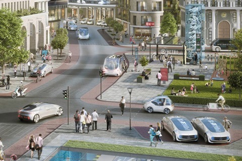 Mobilität der Zukunft: Innerhalb eines festgelegten Stadtgebiets können sich Nutzer per Smartphone bequem ein Car-Sharing-Auto oder ein Robotertaxi ordern, das für die Weiterfahrt fahrerlos zu ihnen gefahren kommt. // Future mobility: Within a specified area of town, users will be able to use their smartphone to order a car sharing car or robot taxi. The vehicle will then make its way autonomously to the user and the onward journey can commence.