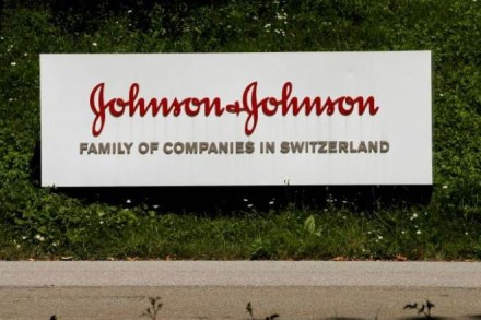 U.S. stocks fell Tuesday after weak first-quarter reports from Johnson & Johnson and Goldman Sachs frustrated investors who hope that company earnings are on the rise. (Reuters) U.S. stocks fell Tuesday after weak first-quarter reports from Johnson & Johnson and Goldman Sachs frustrated investors who hope that company earnings are on the rise. (Reuters)
