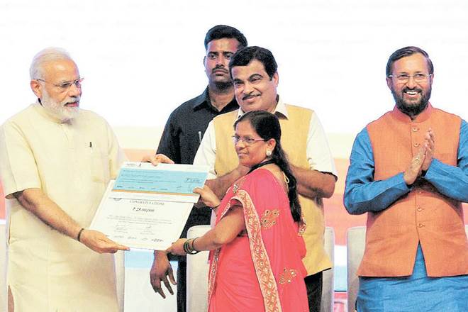 PM Modi at the inauguration of BHIM Aadhar schemes in Nagpur.