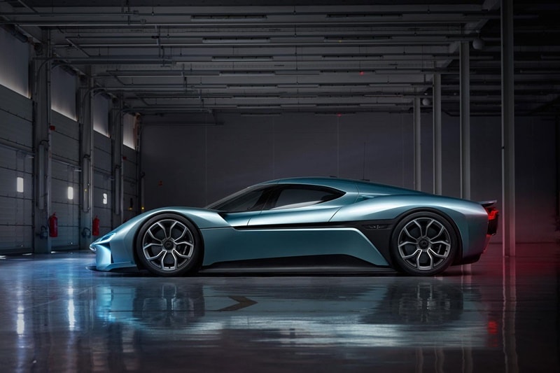 On February 23, the NIO EP9 drove itself around the 5.5 km Texan F1 track, recording a time of 2min 40.33s and a top speed of 257.5 kmph. Also, the same car beat the fastest COTA lap time for a production car with a driver, achieving a lap time of 2min 11.30s and reaching a top speed of 273.5 kmph.