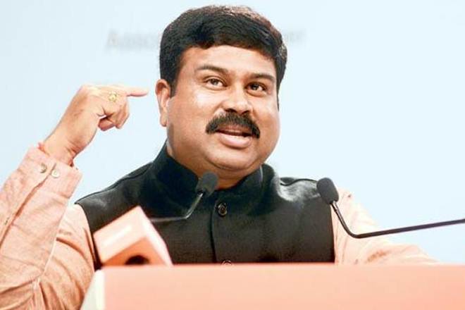 Amidst the tussle between Odisha government and the IOCL over its refinery in Paradip, Union Petroleum Minister Dharmendra Pradhan today said that he favoured signing of a fresh agreement between the two. (PTI)