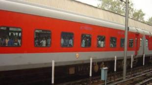 Delhi-Lucknow Shatabdi Express,Shatabdi Express, indian railways, train accident,  train derail, train coach split