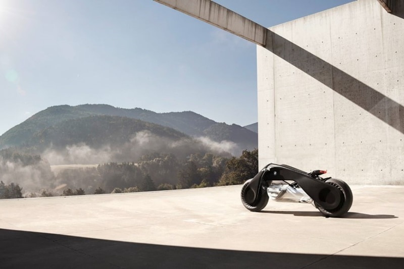 With a motorcycle that would never tumble over, the ambitious German brand says riders with any level of skills will be able to ride this motorcycle.