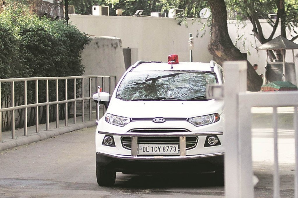 It’s a turnaround for dealers too, as selling small cars is becoming more difficult, forcing them to offer high discounts to push sales. (IE) It’s a turnaround for dealers too, as selling small cars is becoming more difficult, forcing them to offer high discounts to push sales. (IE)