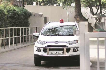 It’s a turnaround for dealers too, as selling small cars is becoming more difficult, forcing them to offer high discounts to push sales. (IE) It’s a turnaround for dealers too, as selling small cars is becoming more difficult, forcing them to offer high discounts to push sales. (IE)