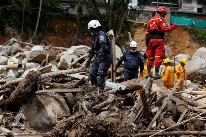254 dead in Colombia mudslides, including 43 children 254 dead in Colombia mudslides, including 43 children