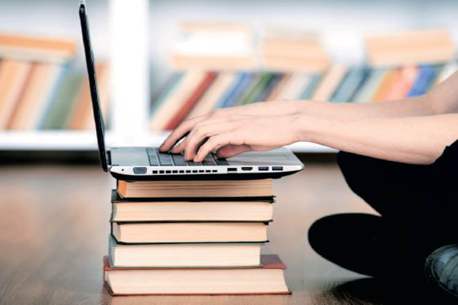 In addition to robots taking over, the increasingly competitive job market is making the lives of employees no easier. In addition to robots taking over, the increasingly competitive job market is making the lives of employees no easier.