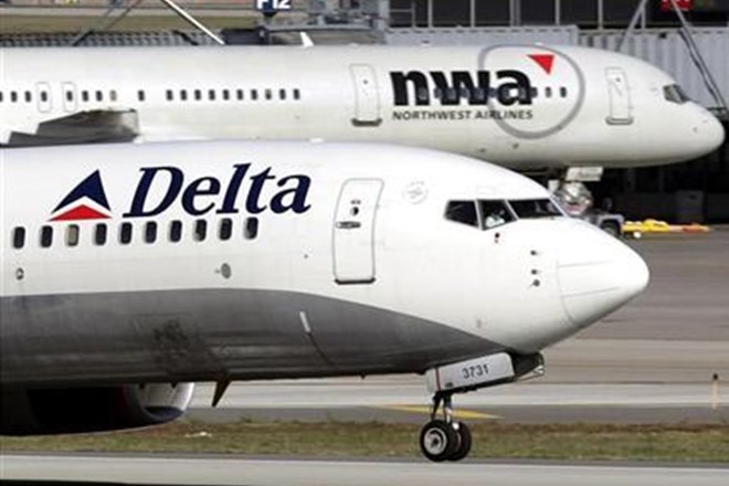 After Hamilton had used the bathroom and returned to his seat, an unidentified Delta employee approached Hamilton and had a conversation that was recorded by a fellow passenger. (Reuters) After Hamilton had used the bathroom and returned to his seat, an unidentified Delta employee approached Hamilton and had a conversation that was recorded by a fellow passenger. (Reuters)