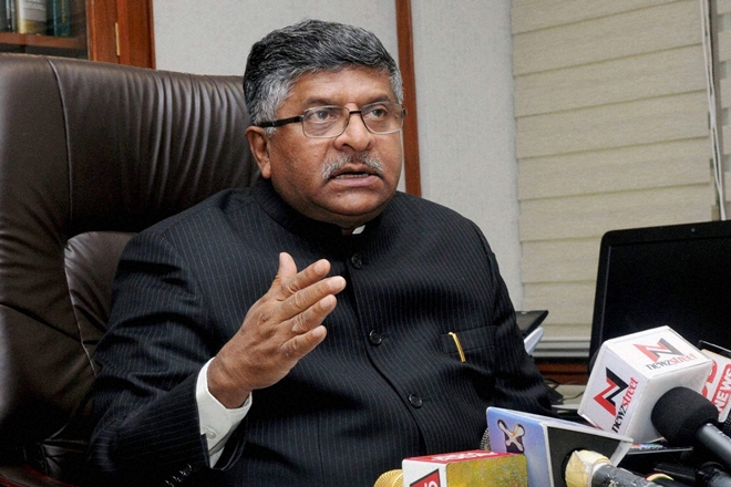 He said there is a "similar pattern" in the land deals of Priyanka and her husband Robert Vadra. 