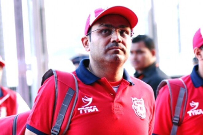 sehwag, virender sehwag woman leg, sehwag helps woman get a leg, sehwag foundation,m sehwag witter, virender sehwag twitter