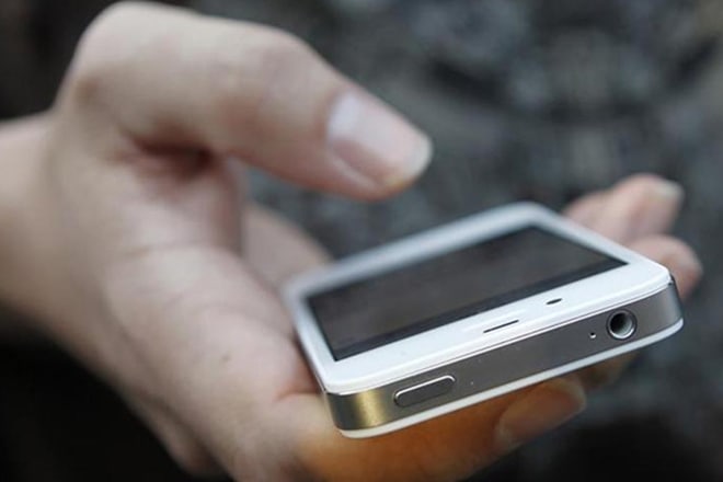 Websites such as YouTube, Twitter and Facebook are blocked in Iran, but users exploit widely available privacy software to access them. (Reuters)