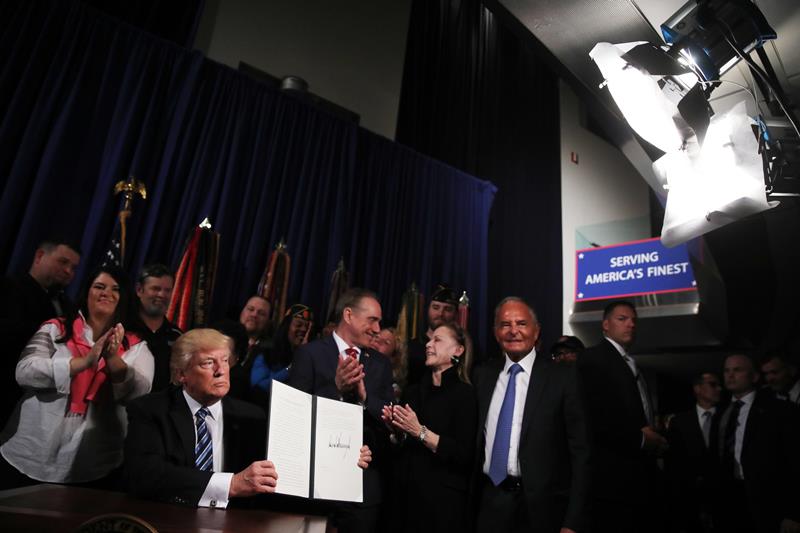 us president, us president donald trump, donald trump 100 days in office, us presidential elections, ivanka trump, donald trump excecutive order