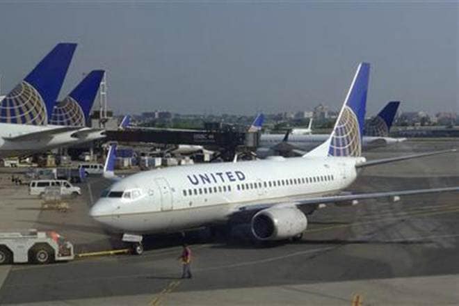 United Airlines canceled Chief Executive Officer Oscar Munoz’s expected 2018 elevation to chairman and tied compensation more closely to customer service, after a passenger’s forcible removal from a flight sparked a public-relations disaster. (Reuters)