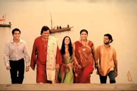 Khanna also ventured into the small screen industry in the year 2007 and played the male lead role of 'Kashinath' in the TV serial 'Mere Apne' which was aired on channel 9X. (Screenshot/YouTube)