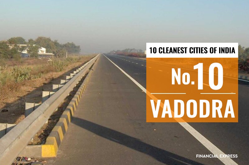 Swachh Survekshan Awards, swachh survekshan 2017 list, swachh survekshan 2017 list of cities, Swachh Survekshan 2017 winners, m venkaiah naidu, swachh bharat campaign, swachh bharat abhiyan, indore, bhopal, visakhapatnam, surat, myhsore, mysuru, tiruchirappalli, new delhi municipal council, ndmc, delhi, tirupati, vadodara