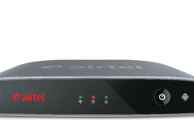 The Airtel Internet TV box looks like a regular STB, maybe a bit larger than my Tata Sky Box. It has the card jutting out of the box from the side, which is a bit of an eyesore. (Website)