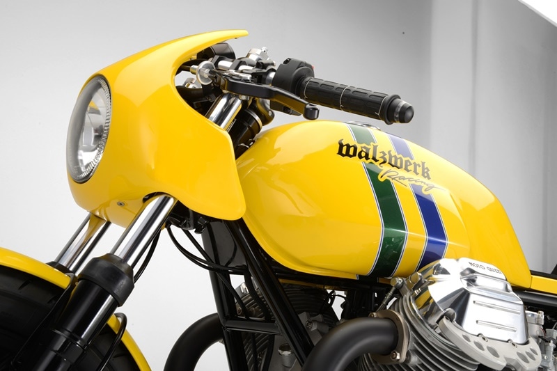 Formula One car drivers, chances are they will be enthusiasts of the motorcycle too. Well known names like Louis Hamilton, Mark Webber and even Michael Schumacher have had a profound love for motorcyles. Speaking of F1 legends, Ayrton Senna too was passionate for motorcycles. He was often seen riding around on his Ducati. Hence, the Italian motorcycle manufacturer released a limited edition 916 in 1996 in his honour.