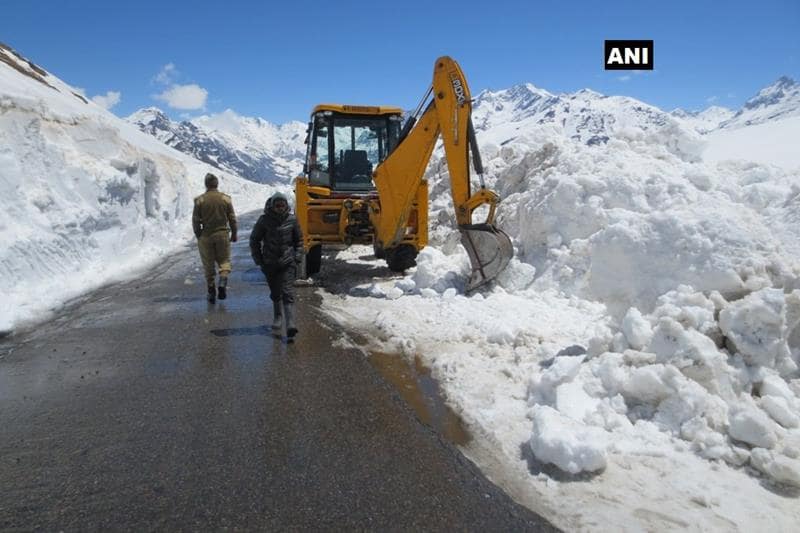 leh highway, leh highway reopen, 434 km long highway, kashmir highway, jammu kashmir, srinagar, army jawan, BRO, border road organisation