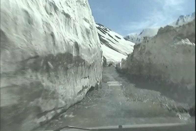leh highway, leh highway reopen, 434 km long highway, kashmir highway, jammu kashmir, srinagar, army jawan, BRO, border road organisation