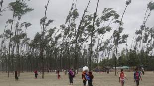 Cyclone Mora, viral images, cyclone mora viral images, mora, bangladesh, mora pictures, cyclone mora photos, cyclone mora bangladesh, bangladesh news, tropical storm bangladesh, bangladeshi evacuated, Chittagong, Cox's Bazar bangladesh, cyclone shelters bangladesh, Bay of Bengal, cyclone Bay of Bengal, Mass evacuation campaign launched, Mass evacuation bangladesh, maritime ports bangladesh, storm in bangladesh, cyclone in bangladesh, india braces for cyclone