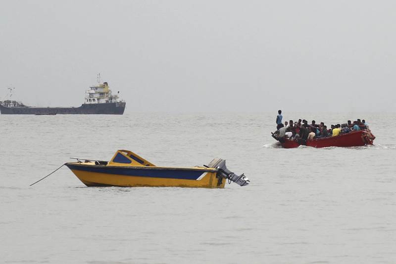 Cyclone Mora, viral images, cyclone mora viral images, mora, bangladesh, mora pictures, cyclone mora photos, cyclone mora bangladesh, bangladesh news, tropical storm bangladesh, bangladeshi evacuated, Chittagong, Cox's Bazar bangladesh, cyclone shelters bangladesh, Bay of Bengal, cyclone Bay of Bengal, Mass evacuation campaign launched, Mass evacuation bangladesh, maritime ports bangladesh, storm in bangladesh, cyclone in bangladesh, india braces for cyclone