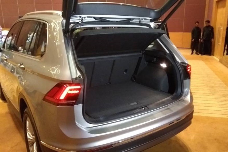 The Tiguan has a reverse parking camera.In terms of safety, both versions are offered with a host of standard fitments. These include ABS (Anti-lock Braking System), 6 airbags, traction control, Hill Hold Control, Hill Descent Assist, front as well as rear Parktronic Control, tyre pressure monitoring system, ISOFIX child seat anchorage points on the rear seats and a lot of other safety equipment. The difference between the Highline and the Comfortline variants is that the top end Highline trim has self-sealing tyres.